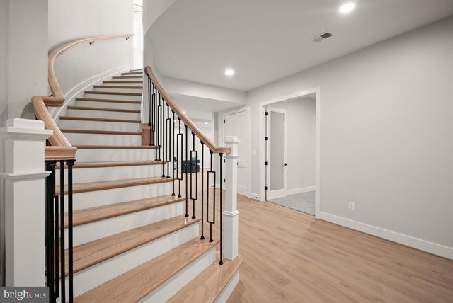 40925 ALYSHEBA DR, Leesburg, VA 20176