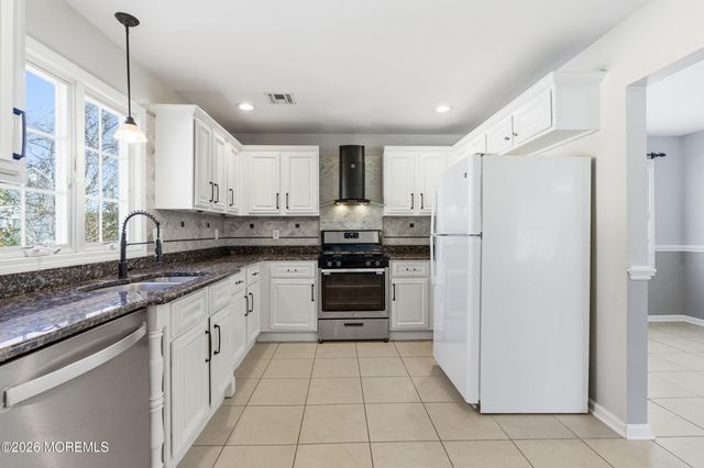 304 Pine Street, North Middletown, NJ 07748