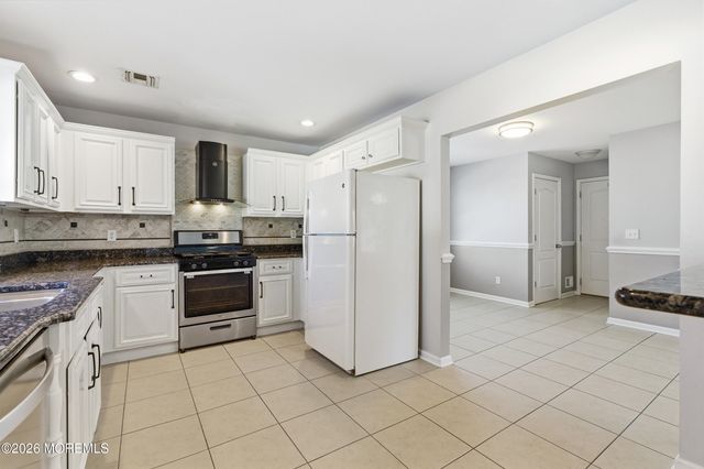 304 Pine Street, North Middletown, NJ 07748