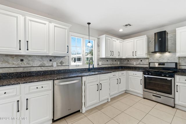 304 Pine Street, North Middletown, NJ 07748