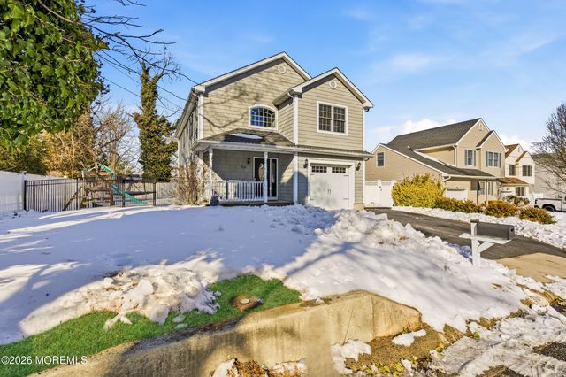 304 Pine Street, North Middletown, NJ 07748