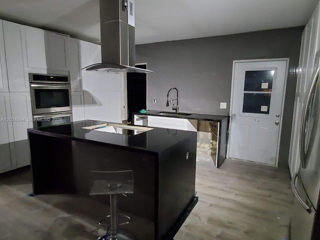 1081 NE 166th St 1081, North Miami Beach, FL 33162
