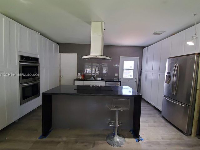 1081 NE 166th St 1081, North Miami Beach, FL 33162