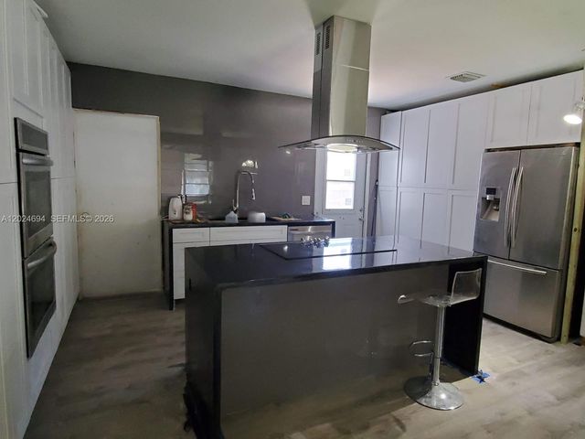1081 NE 166th St 1081, North Miami Beach, FL 33162