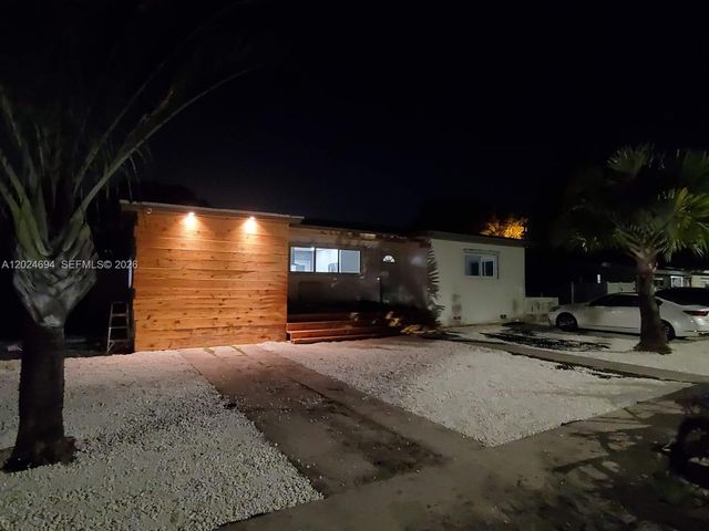 1081 NE 166th St 1081, North Miami Beach, FL 33162