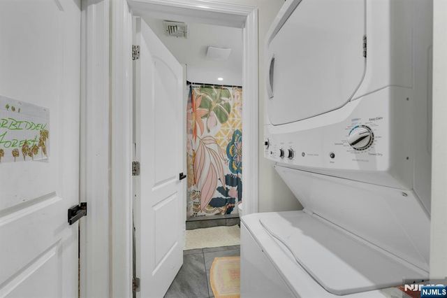 45 Howard Avenue, Rochelle Park, NJ 07662