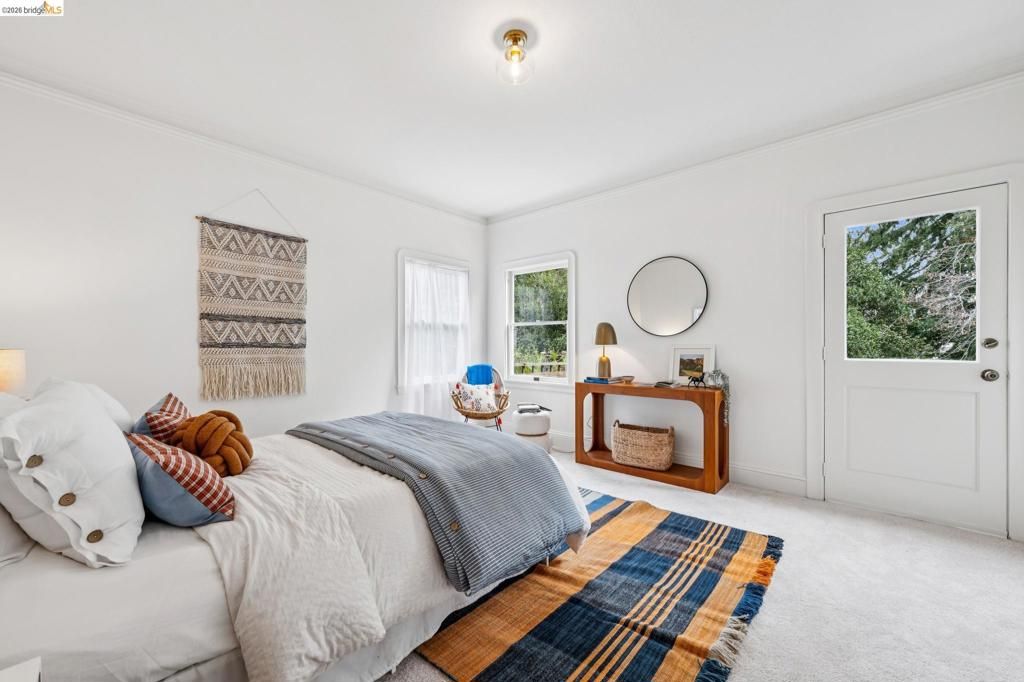 Image 22 of property listing at 534 534 Mira Vista Ave, Oakland, CA 94610