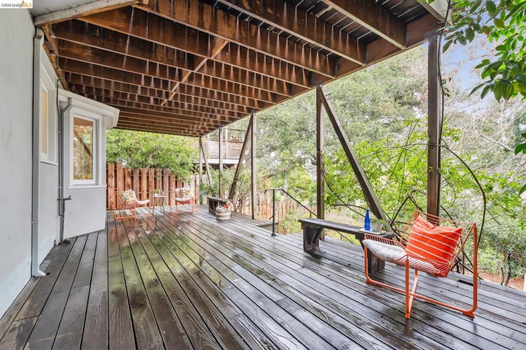 Image 33 of property listing at 534 534 Mira Vista Ave, Oakland, CA 94610