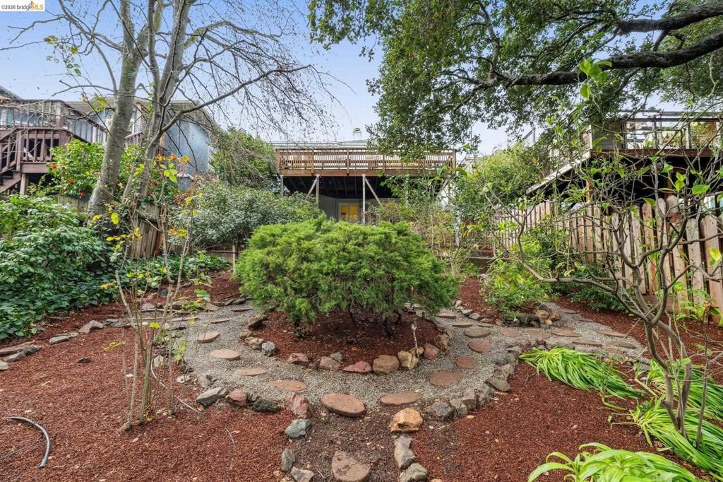 Image 35 of property listing at 534 534 Mira Vista Ave, Oakland, CA 94610