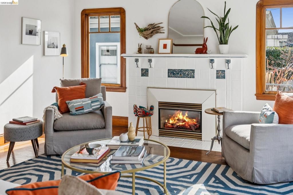 Image 6 of property listing at 534 534 Mira Vista Ave, Oakland, CA 94610