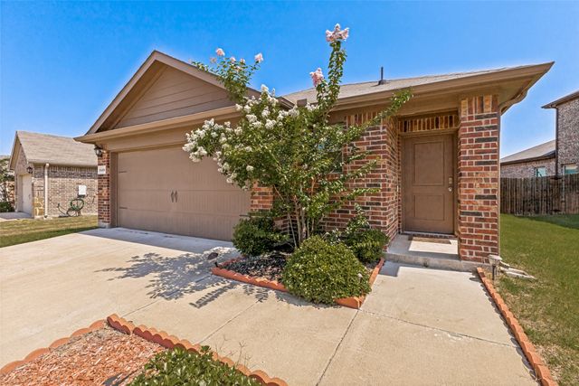 2425 Russell Street, Crandall, TX 75114