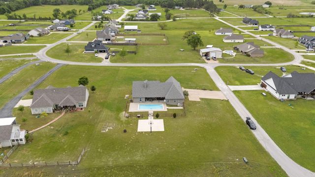 928 Azalea Drive, Franklin, TX 77856