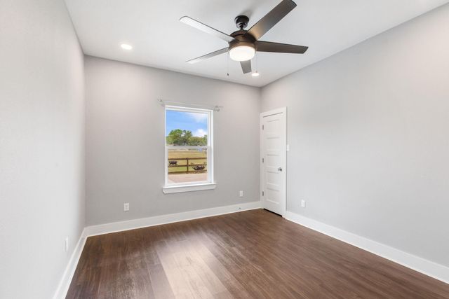 928 Azalea Drive, Franklin, TX 77856
