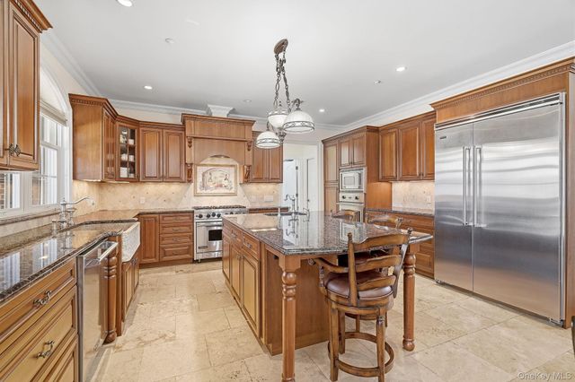 590 West Street, Harrison, NY 10528