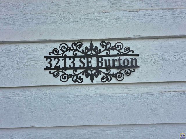 3213 SE Burton ST, Topeka, KS 66605