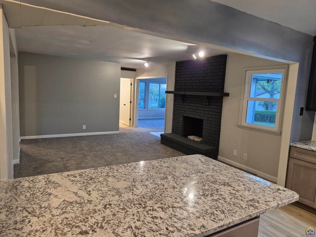 3213 SE Burton ST, Topeka, KS 66605