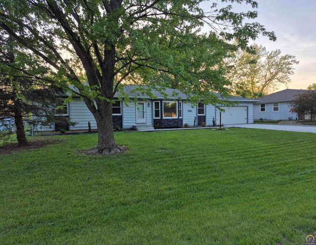3213 SE Burton ST, Topeka, KS 66605