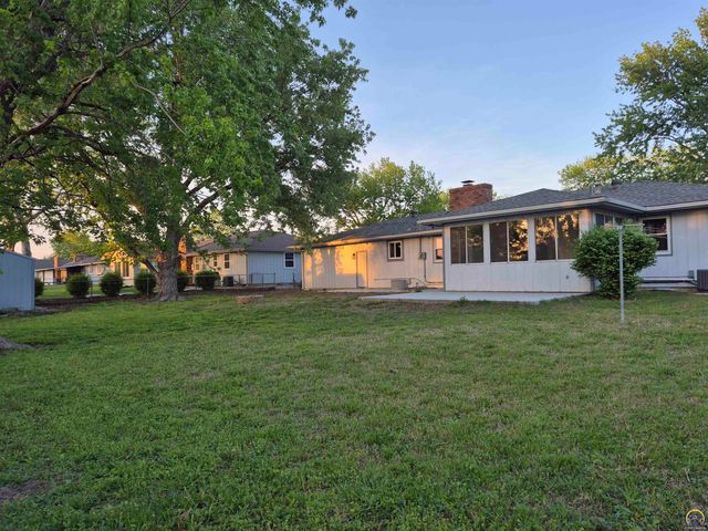 3213 SE Burton ST, Topeka, KS 66605