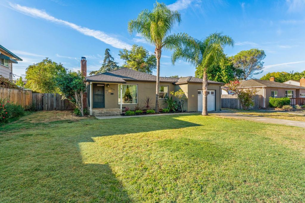 1018 Melrose Ave, Roseville, CA 95678