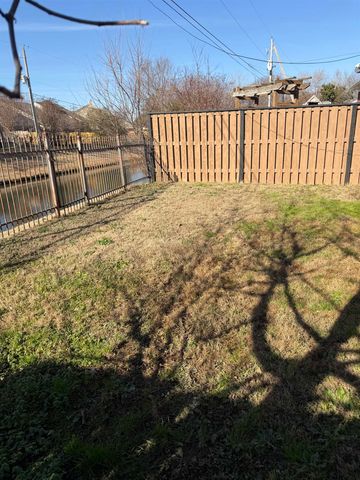 1677 BEAVER TRAIL DR, Memphis, TN 38016