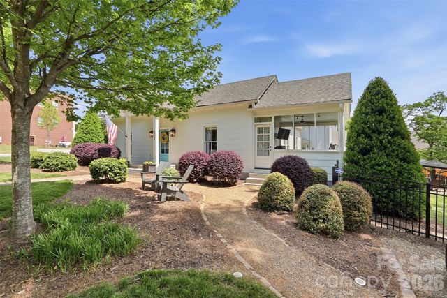 303 South Street, Davidson, NC 28036