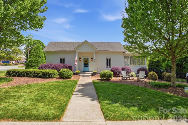 303 South Street, Davidson, NC 28036