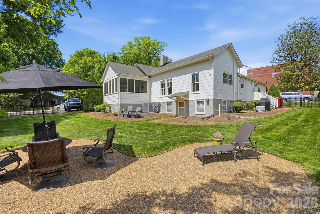 303 South Street, Davidson, NC 28036