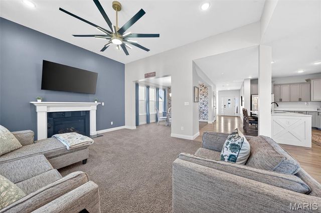 378 Valley Bluff Drive, Wentzville, MO 63385