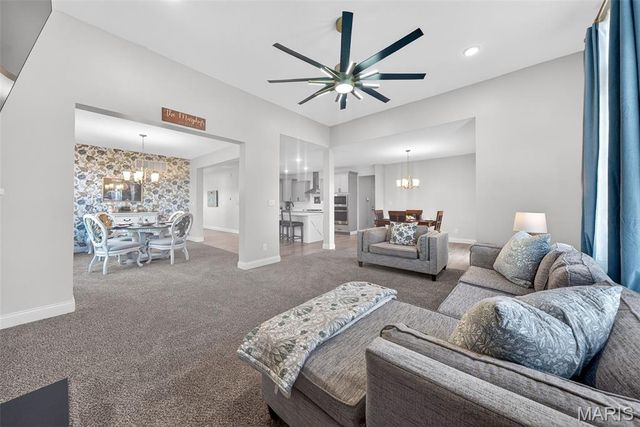 378 Valley Bluff Drive, Wentzville, MO 63385