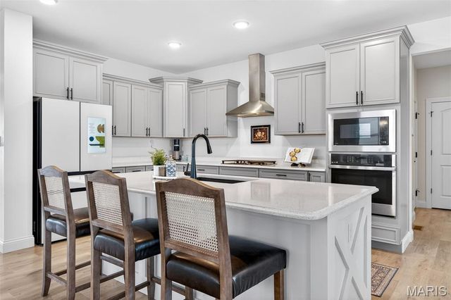 378 Valley Bluff Drive, Wentzville, MO 63385