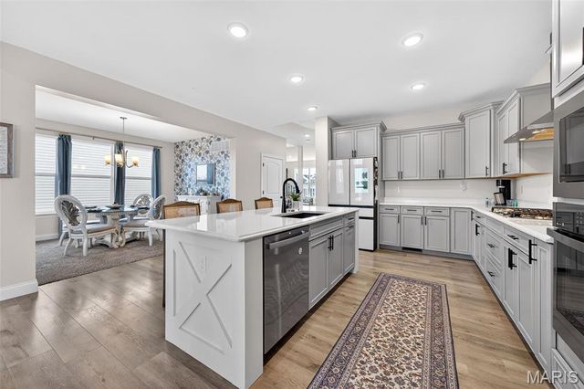 378 Valley Bluff Drive, Wentzville, MO 63385