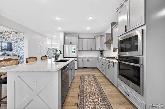 378 Valley Bluff Drive, Wentzville, MO 63385