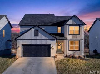 378 Valley Bluff Drive, Wentzville, MO 63385