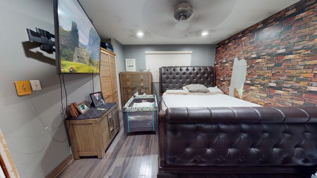 327 S 18th Street, Chesterton, IN 46304