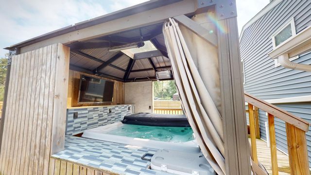 327 S 18th Street, Chesterton, IN 46304