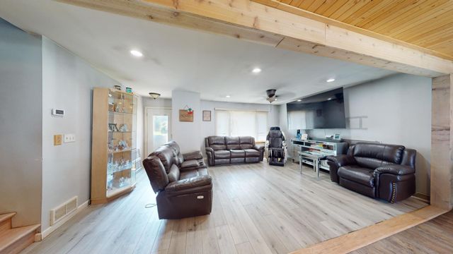 327 S 18th Street, Chesterton, IN 46304