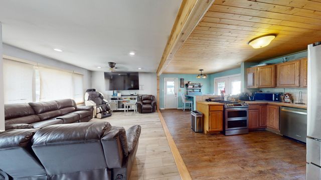 327 S 18th Street, Chesterton, IN 46304