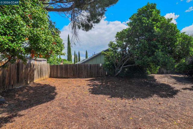 2121 Apricot Court, Pittsburg, CA 94565