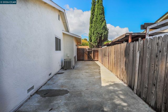 2121 Apricot Court, Pittsburg, CA 94565