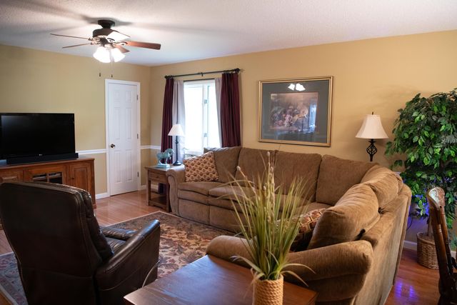 263 Browning Loop, Pineville, KY 40977