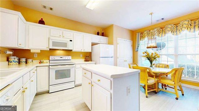 933 Santa Anita Drive, Woodstock, GA 30189