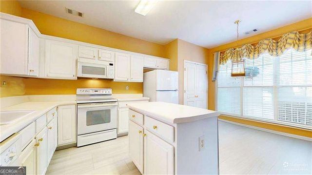 933 Santa Anita Drive, Woodstock, GA 30189