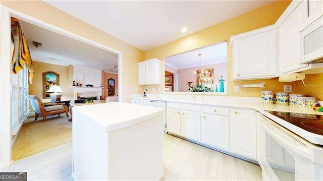 933 Santa Anita Drive, Woodstock, GA 30189