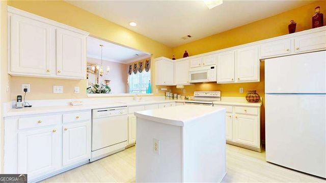 933 Santa Anita Drive, Woodstock, GA 30189