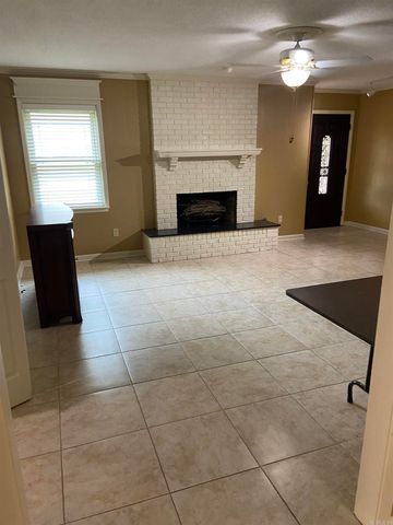 1400 Pickering DR Drive, Little Rock, AR 72211