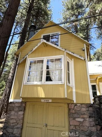31858 Hollow Way, Running Springs, CA 92382