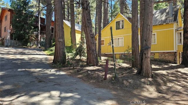 31858 Hollow Way, Running Springs, CA 92382