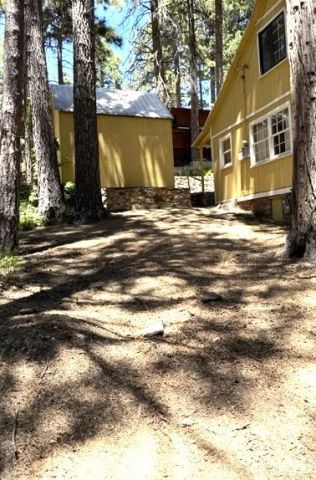 31858 Hollow Way, Running Springs, CA 92382