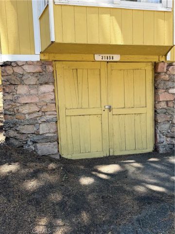 31858 Hollow Way, Running Springs, CA 92382
