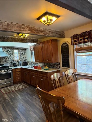 31858 Hollow Way, Running Springs, CA 92382